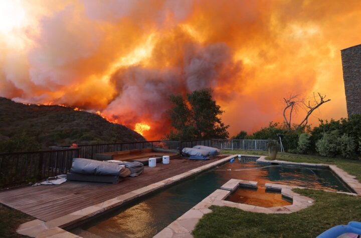 Freak Los Angeles Wind Storm Sparks Fires in Pacific Palisades